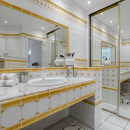 Luxury El Duque Apartman *