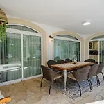 아파트 Luxury El Duque *