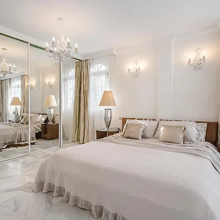 Luxury El Duque Apartament *