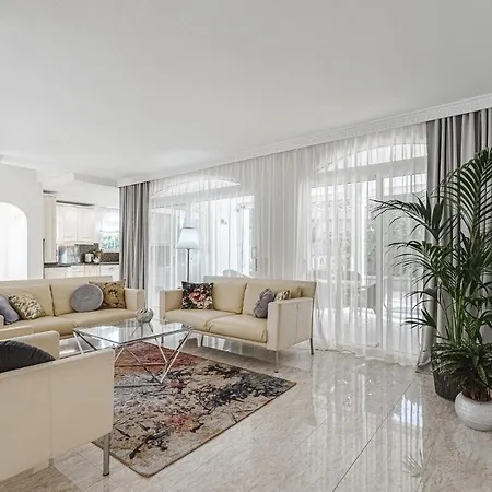 Luxury El Duque Appartement *