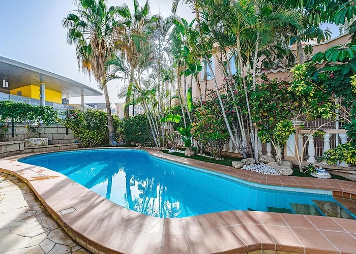 Luxury El Duque Апартаменти *