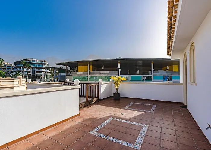 Luxury El Duque Адехе