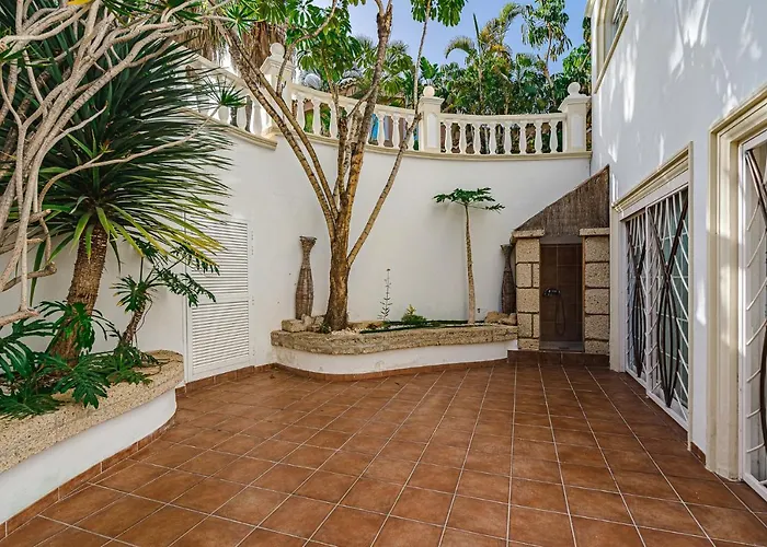 Апартаменти Luxury El Duque Адехе