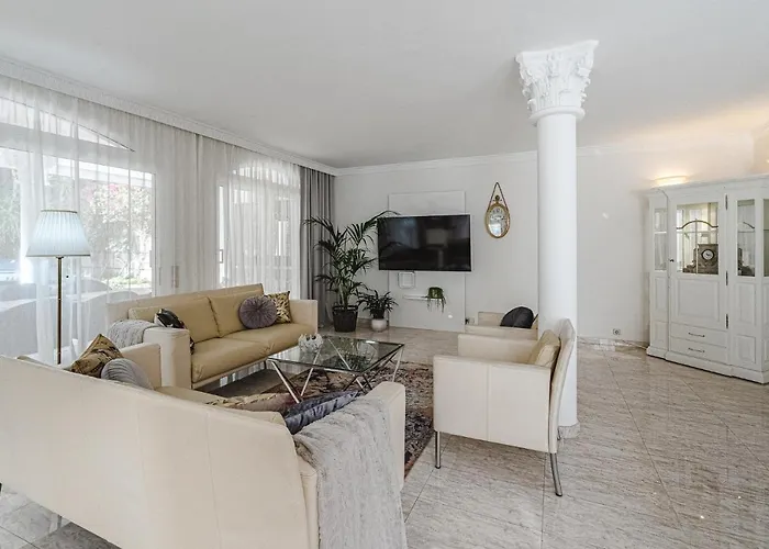 Апартаменти Luxury El Duque *