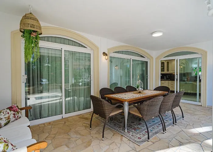 Апартаменти Luxury El Duque *