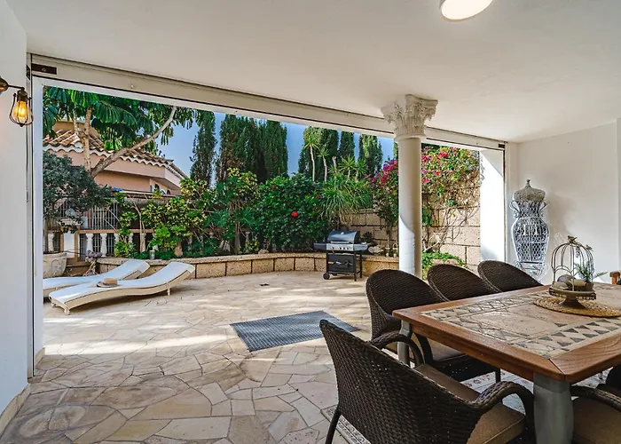 Luxury El Duque Апартаменти