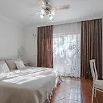 Luxury El Duque Адехе