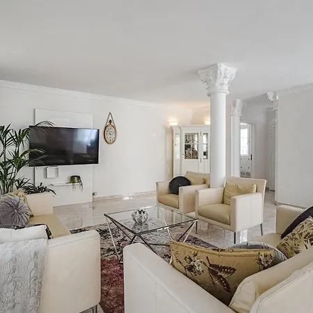 Luxury El Duque Apartment